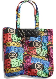 chanel printed fabric foldable tote bag with chain|large zipped shopping bag Chanel.